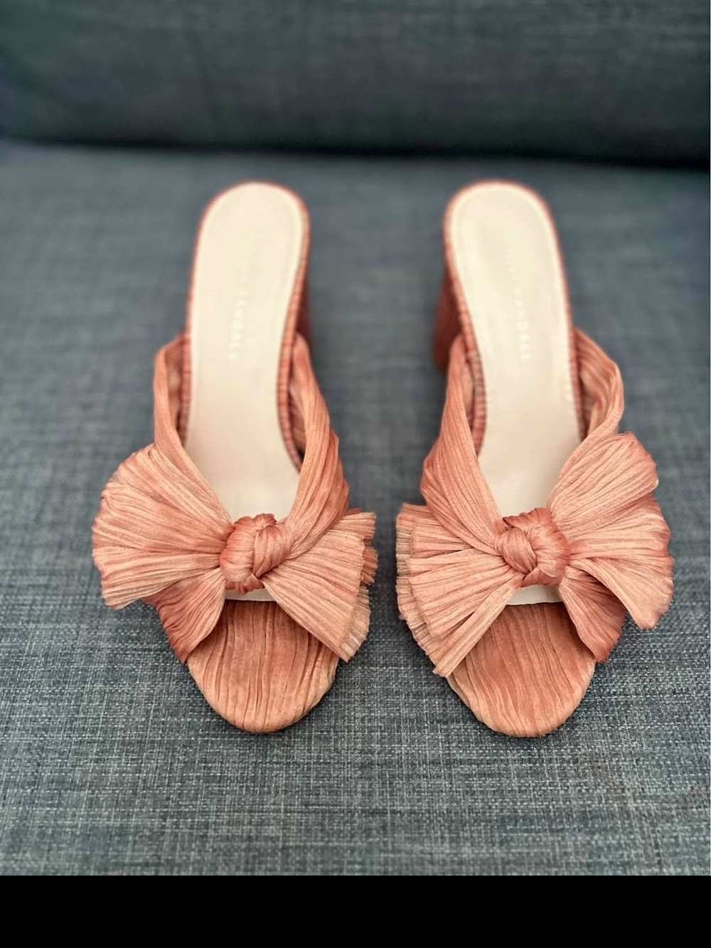 Loeffler Randall Pleated Knot Slide Sandals in Dusty PinkPenny Knotted Lamรฉ Sand